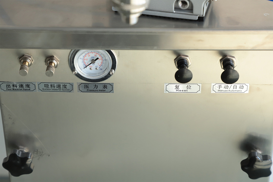 Máquina de enchimento vertical semi automatizada 304 do líquido da pasta de aço inoxidável
