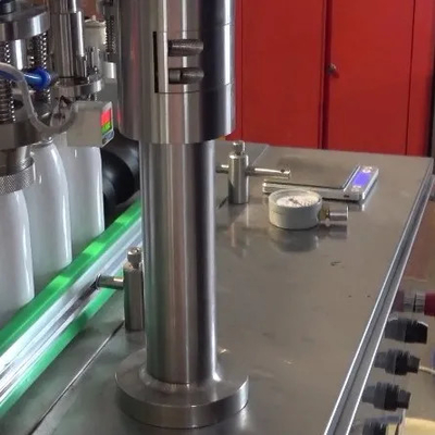 Os pulverizadores semi automáticos do corpo da máquina de enchimento do aerossol da precisão perfumam o cofre forte do aerossol para operar-se