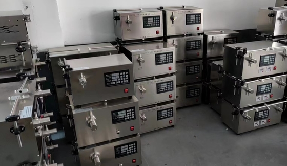 O ar refrigerou a máquina de enchimento líquida para os líquidos altamente viscosos fáceis ajustar 1ml-20L