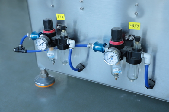 Controle líquido cosmético de alta velocidade do PLC da máquina de enchimento 2.2KW